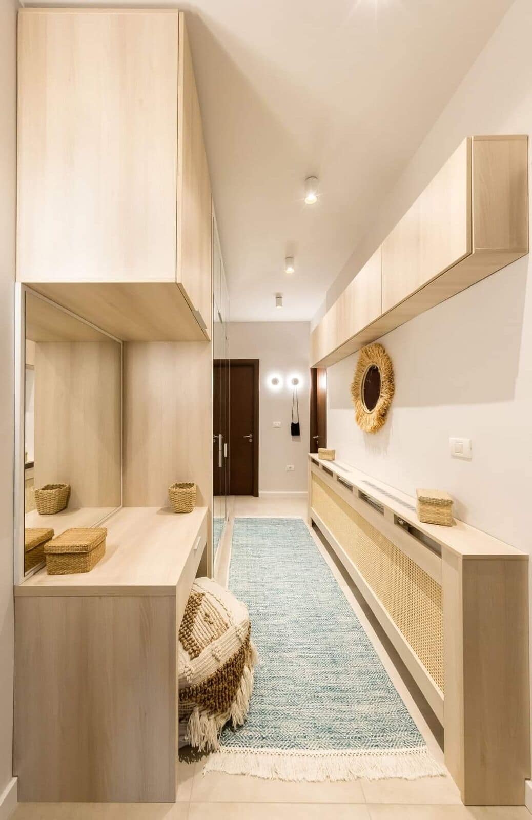 Hol — Apartament cu note naturale