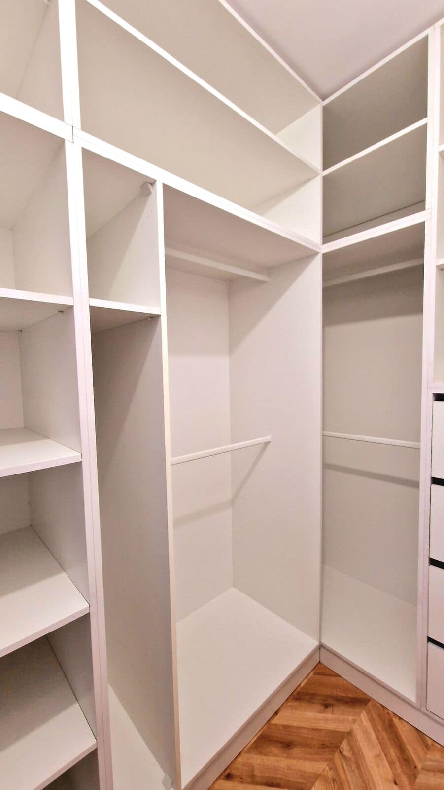 Dressing walk-in