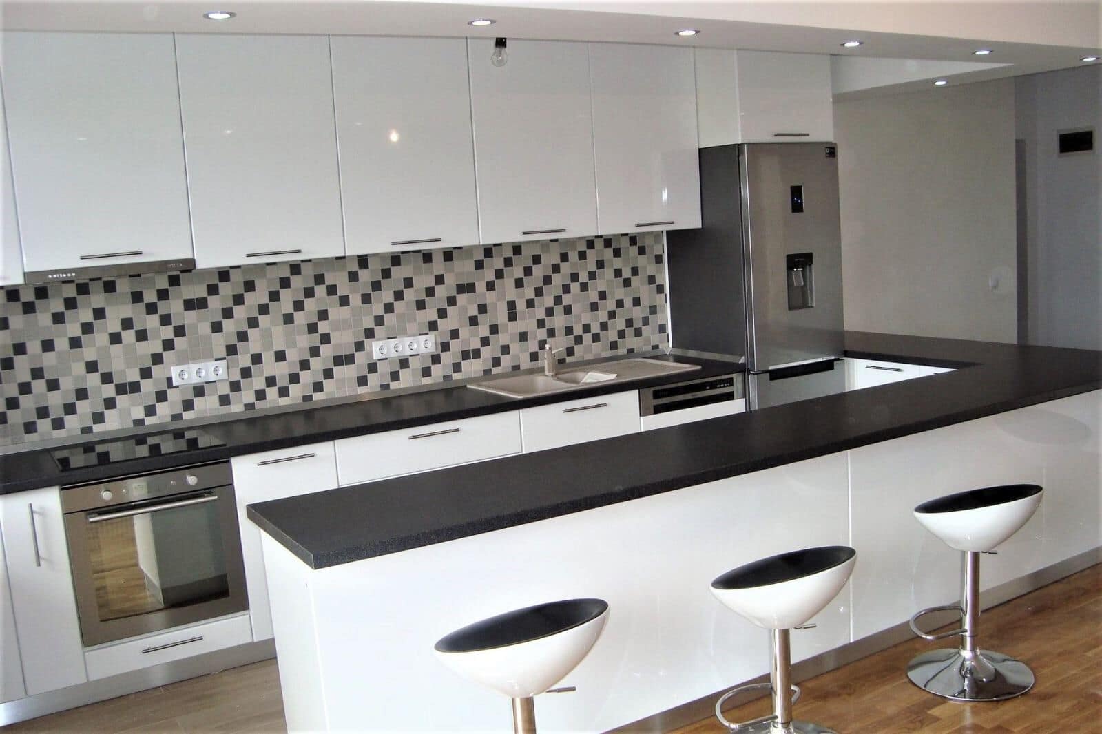 Alb și negru