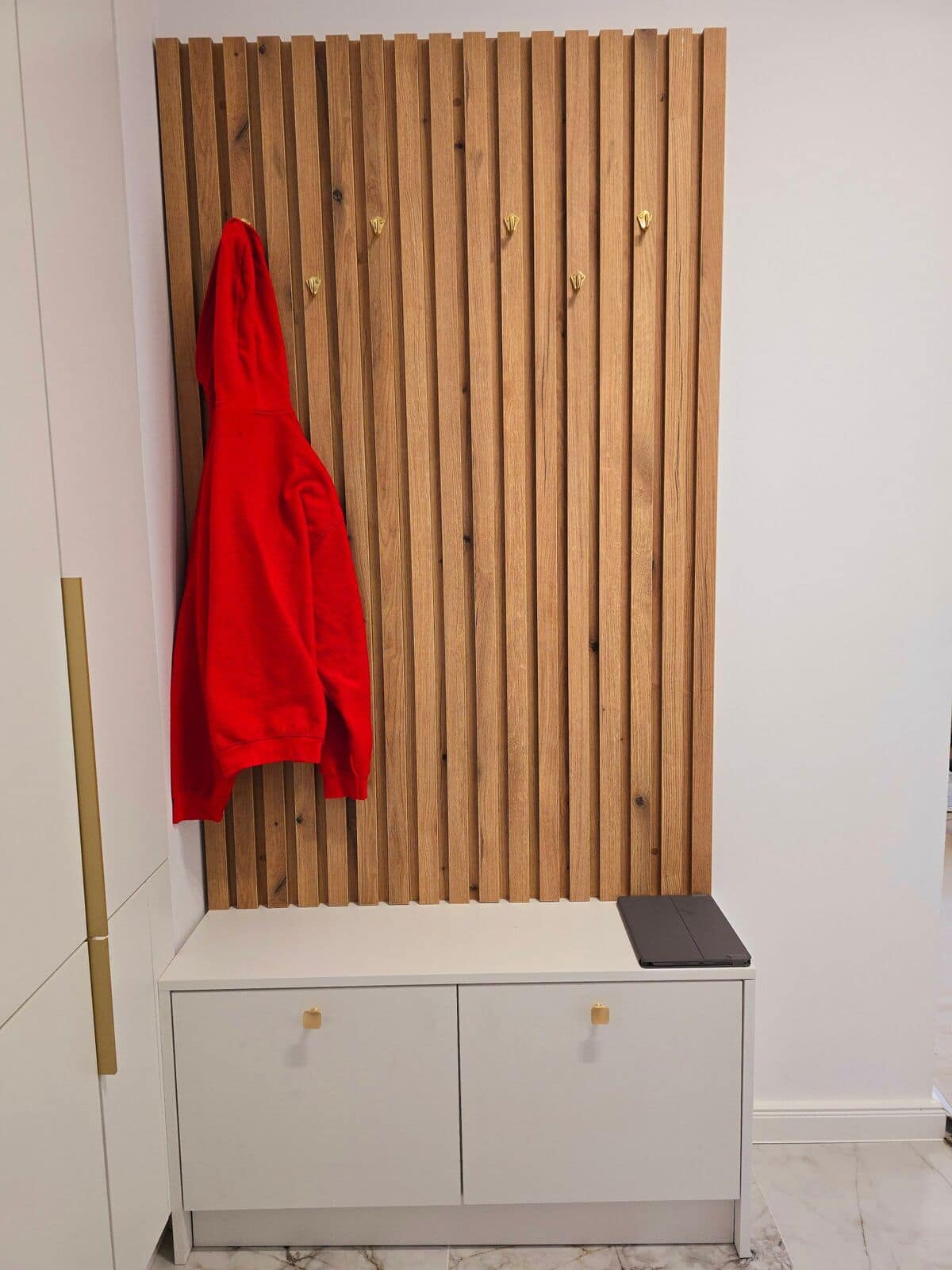Hol și cuier — Apartament „cozy” în Șelimbăr